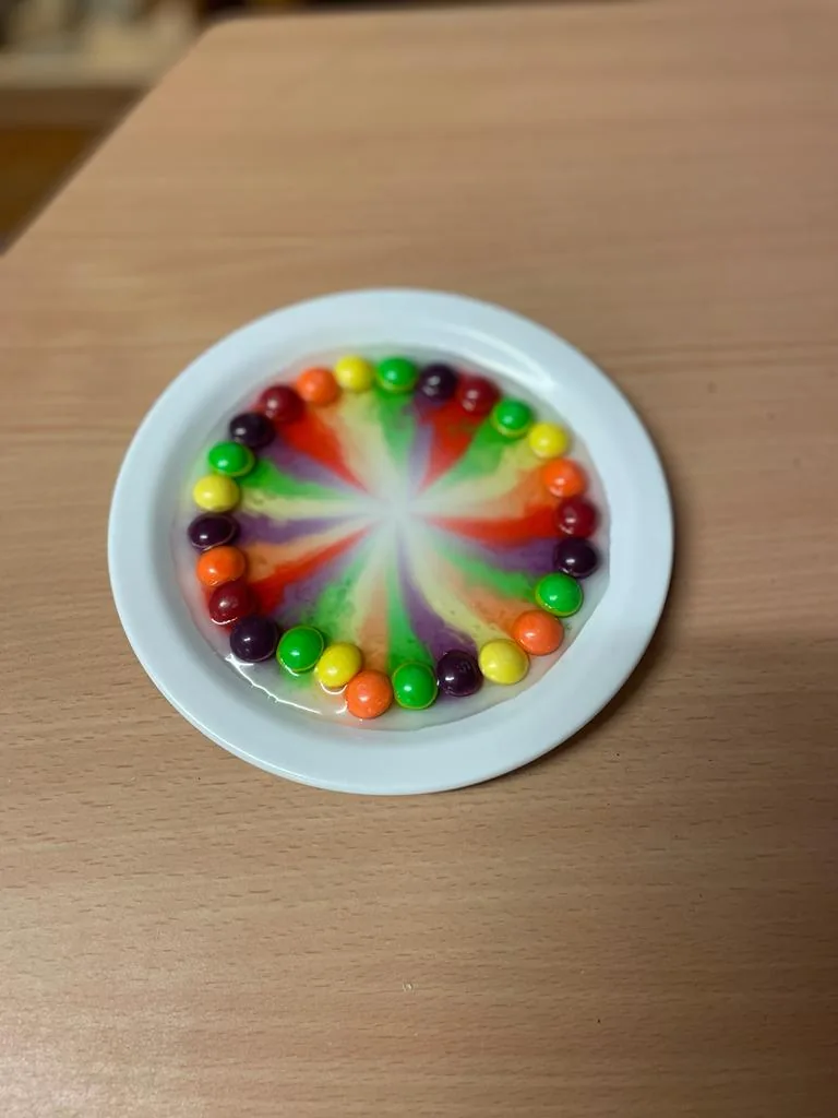 A colourful science activity at Riverside
